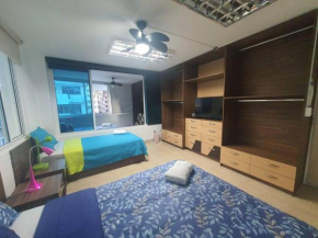 R-8 Amplio apartamento en zona turística.